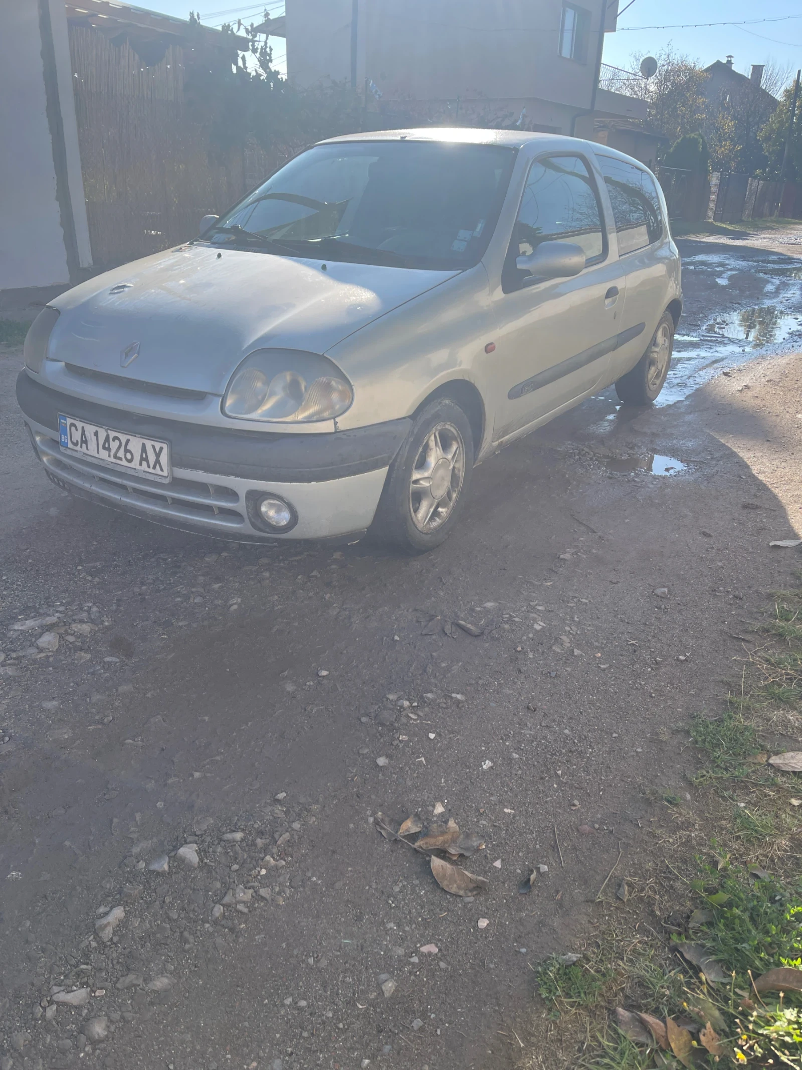 Renault Clio, снимка 2 - Автомобили и джипове - 56568724
