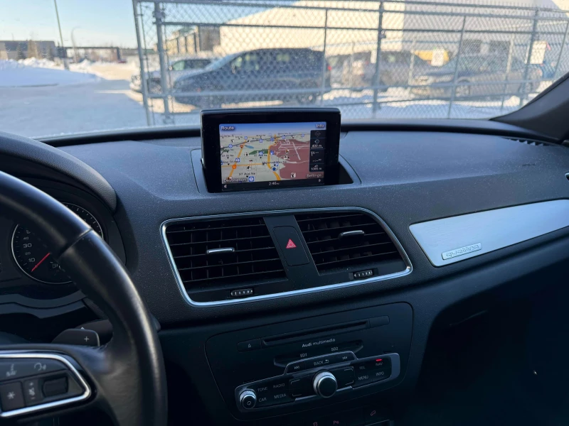 Audi Q3 QUATTRO* TECHNIK* KEYLESS* АвтоКредит(ЦЕНА ДО БГ), снимка 10 - Автомобили и джипове - 53570977