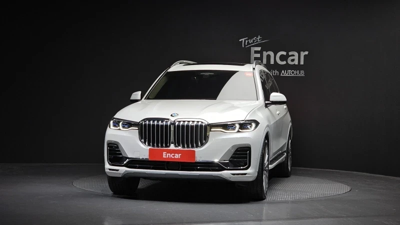 BMW X7 xDrive40d* ЛЮК* HUD* 360* KEYLESS* , снимка 3 - Автомобили и джипове - 55343050