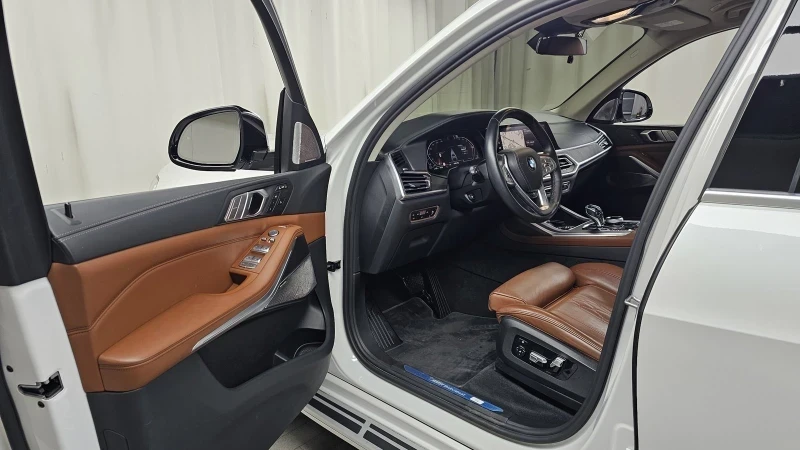 BMW X7 xDrive40d* ЛЮК* HUD* 360* KEYLESS* , снимка 11 - Автомобили и джипове - 55343050