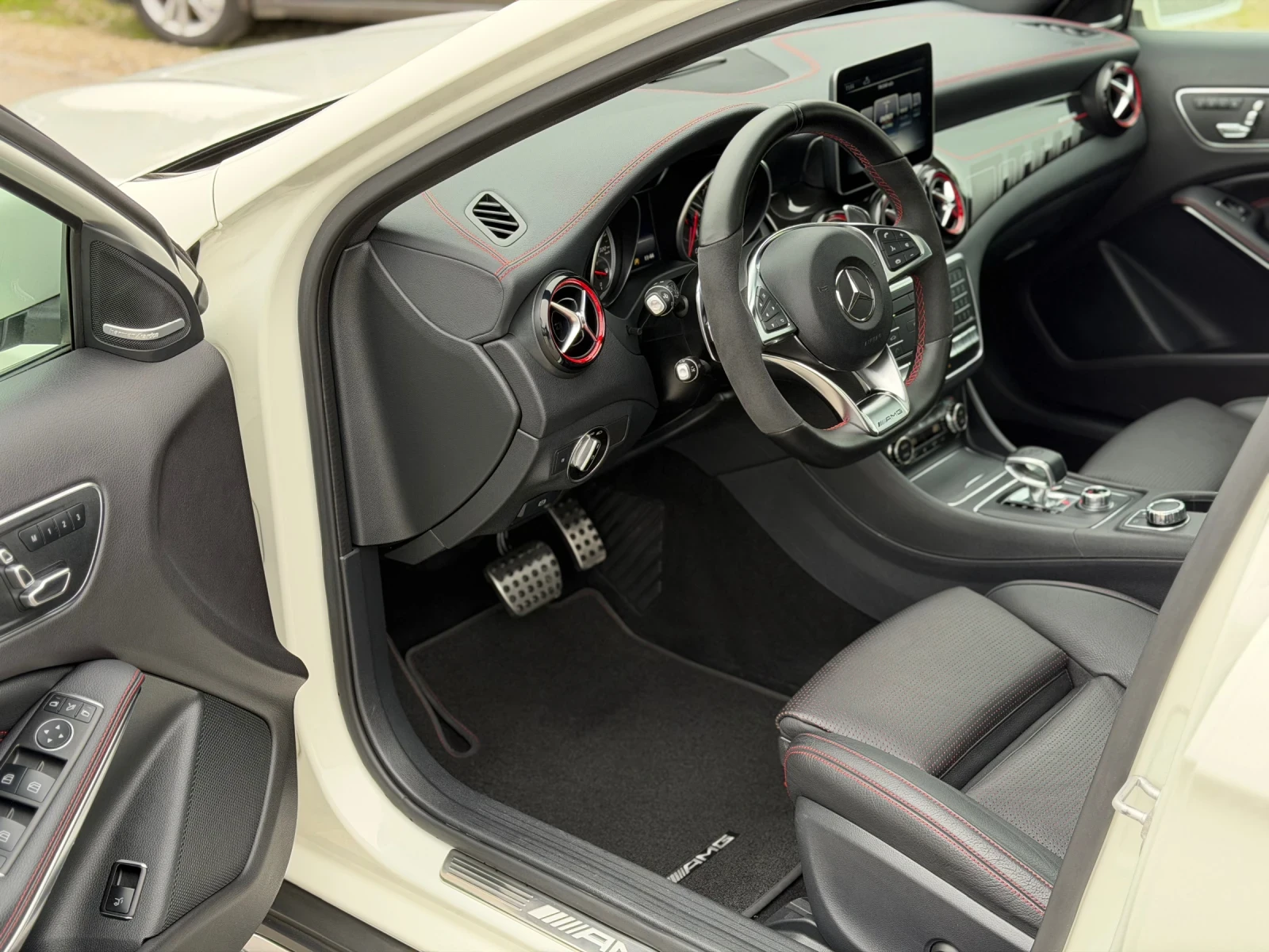 Mercedes-Benz GLA 45 AMG 4-MATIC + +  | Mobile.bg   7