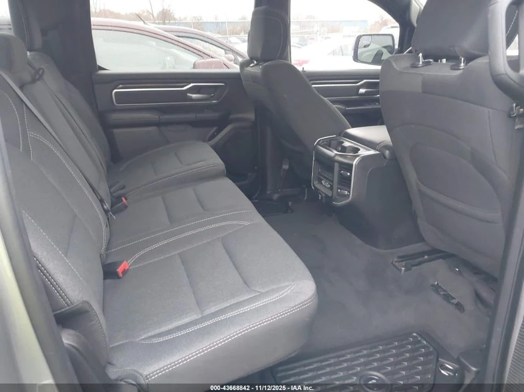 Dodge RAM 1500 * BIG HORN 4X4 5'7 BOX * CARFAX * БЕЗ ПЪРВОНАЧ - изображение 7