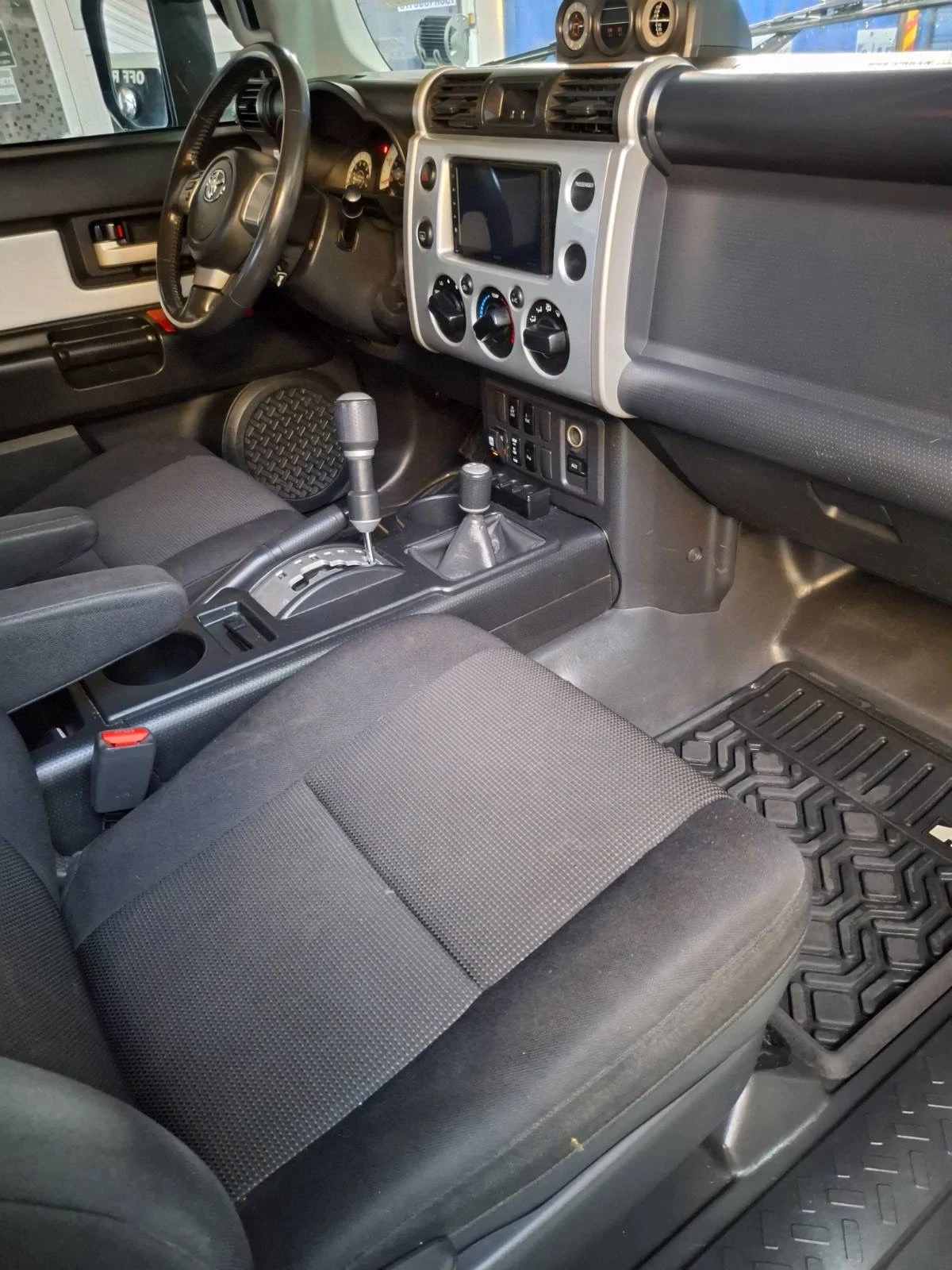 Toyota Fj cruiser 4.0 ВНОС USA, снимка 11 - Автомобили и джипове - 53778027