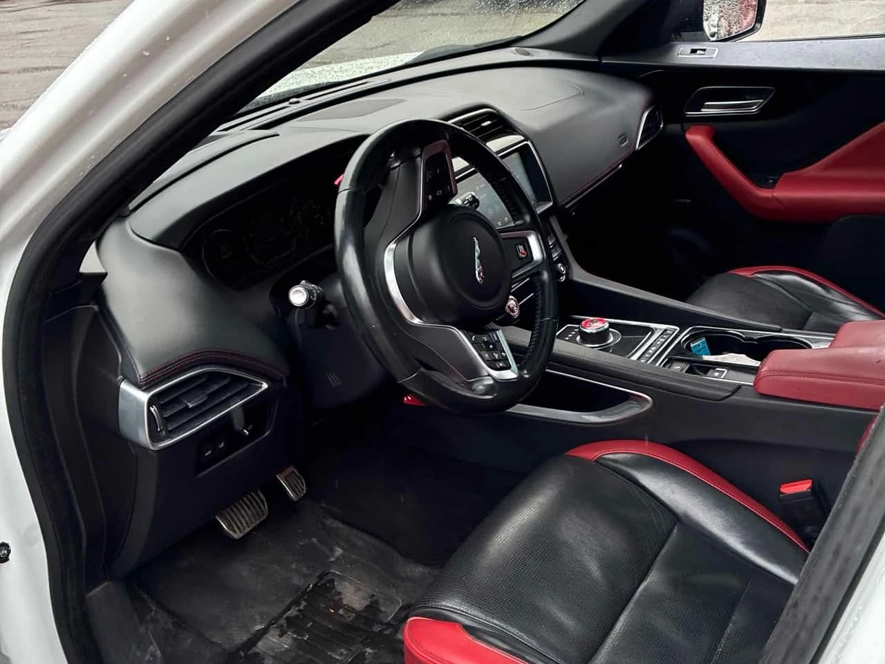 Jaguar F-PACE * S * 2 КЛЮЧА* PANO* KEYLESS* ПОДГРЕВ* , снимка 5 - Автомобили и джипове - 54237583