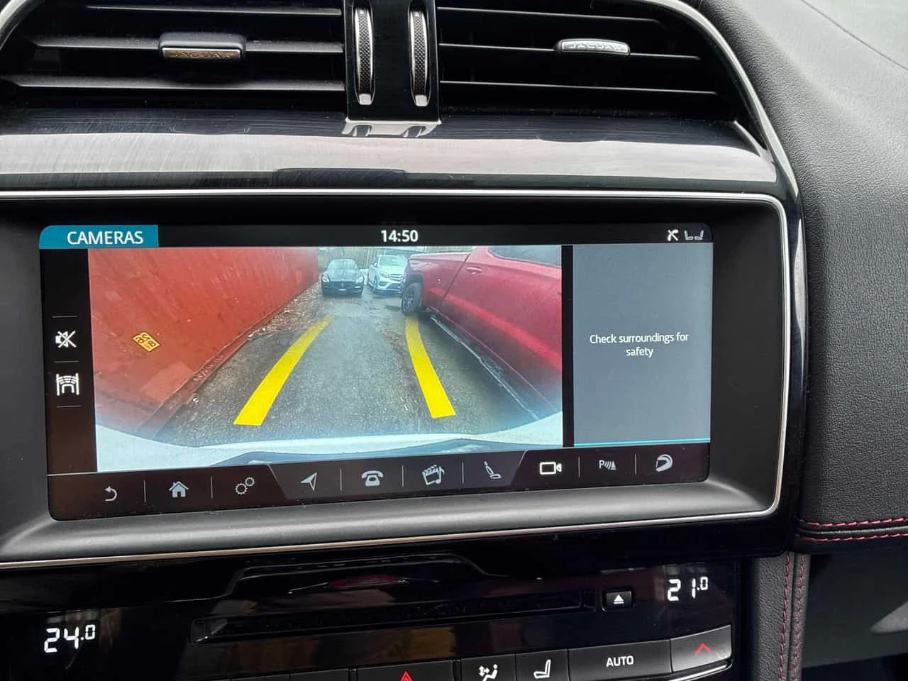 Jaguar F-PACE * S * 2 КЛЮЧА* PANO* KEYLESS* ПОДГРЕВ* , снимка 14 - Автомобили и джипове - 54237583