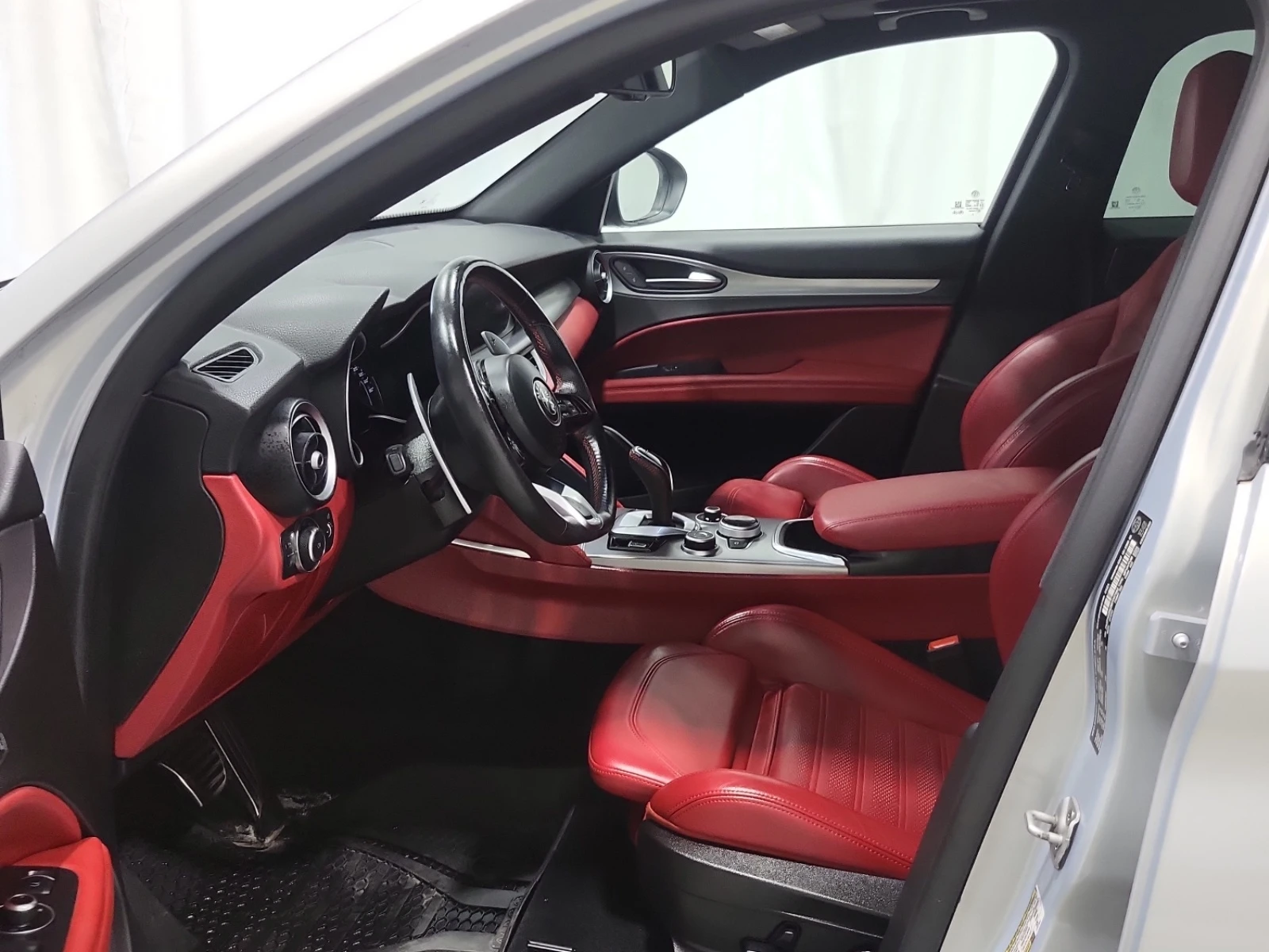 Alfa Romeo Stelvio TI SPORT * * CARFAX * * АВТО КРЕДИТ * * , снимка 5 - Автомобили и джипове - 54683607