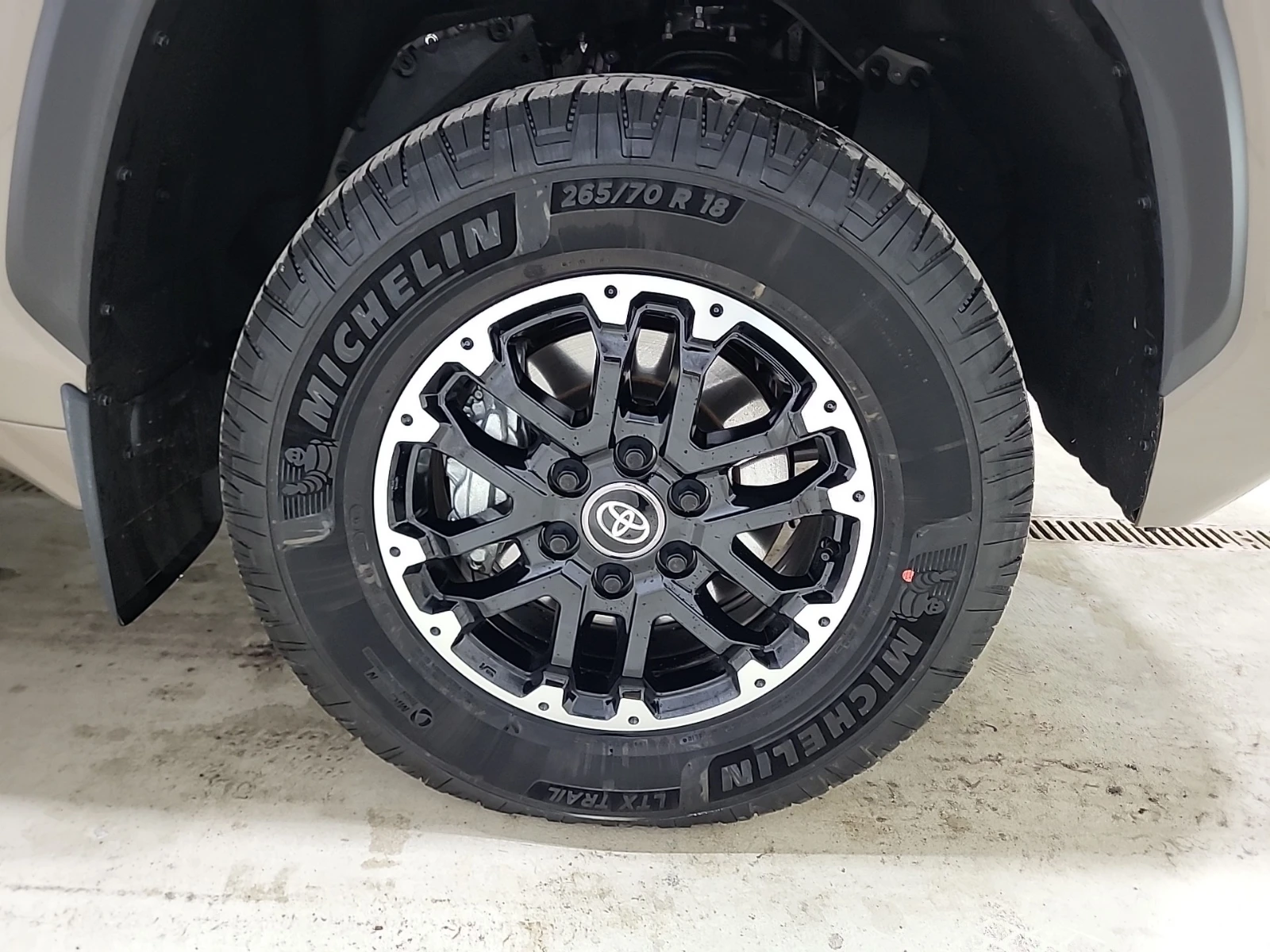 Toyota Tundra SR CREW CAB SHORT BED, снимка 8 - Автомобили и джипове - 54757042