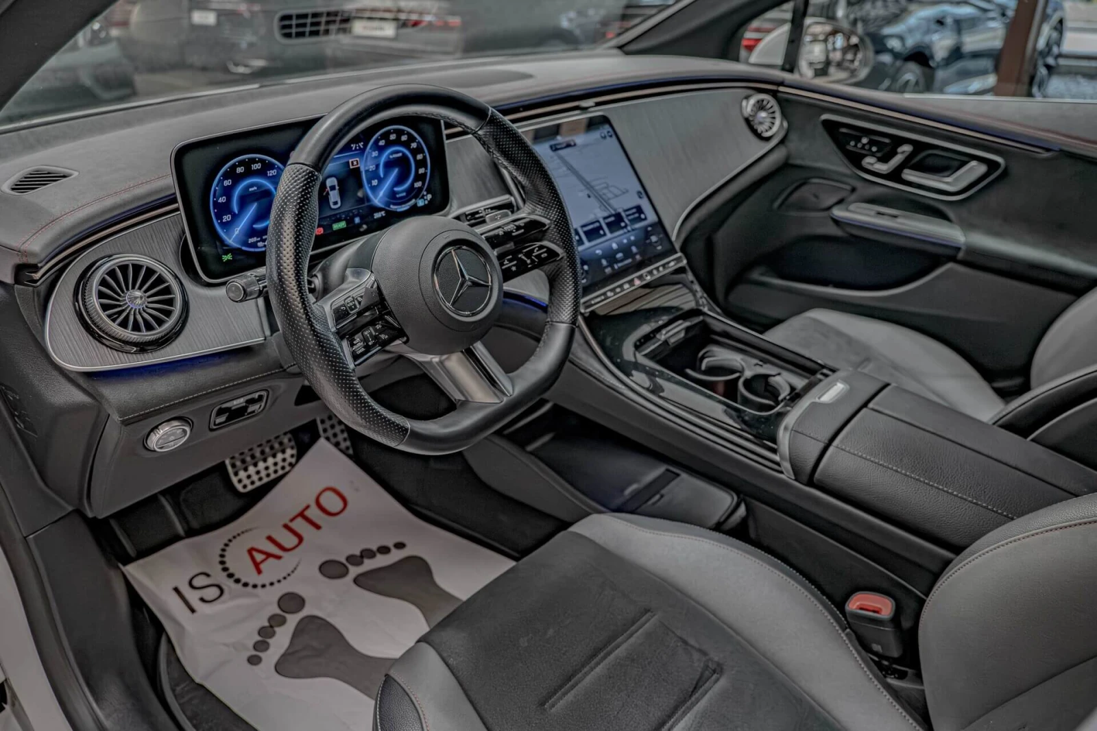 Mercedes-Benz EQE 350/4Matic/AMG Line/Панорама/Мемори/Камера/Exclusi, снимка 7 - Автомобили и джипове - 54840604
