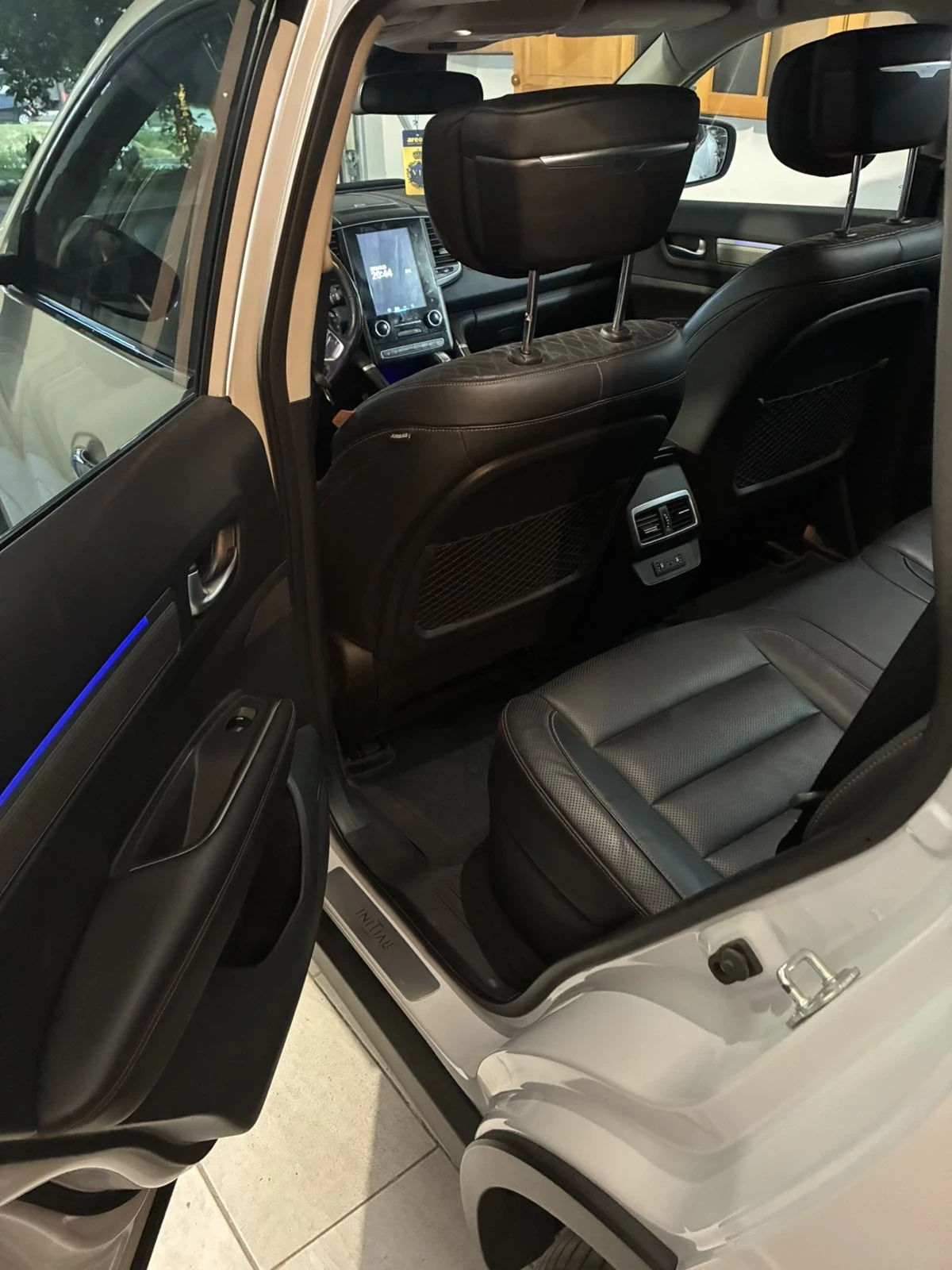 Renault Koleos 2.0, снимка 15 - Автомобили и джипове - 54998138
