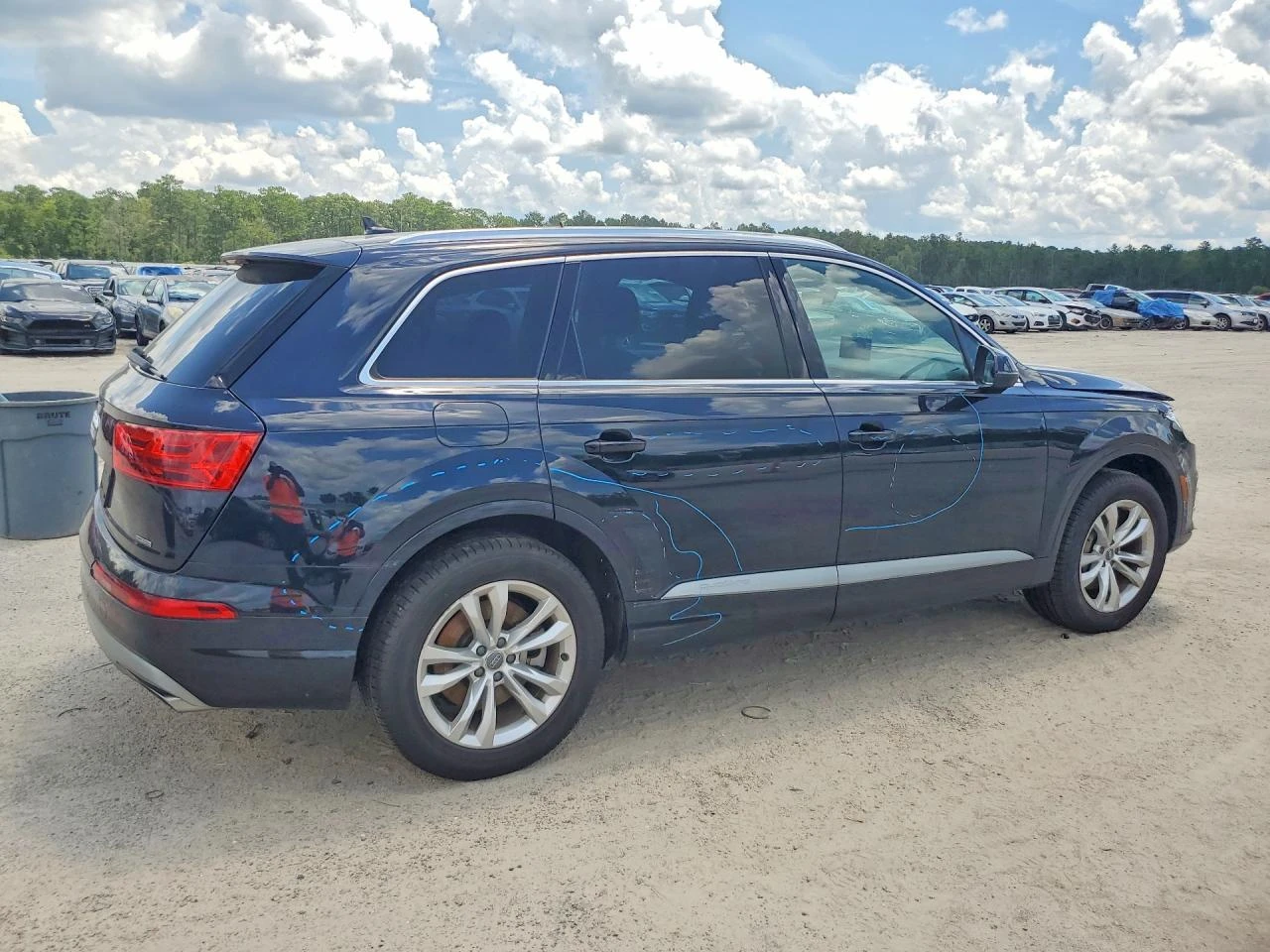 Audi Q7 2.0l Premium, снимка 3 - Автомобили и джипове - 55812854