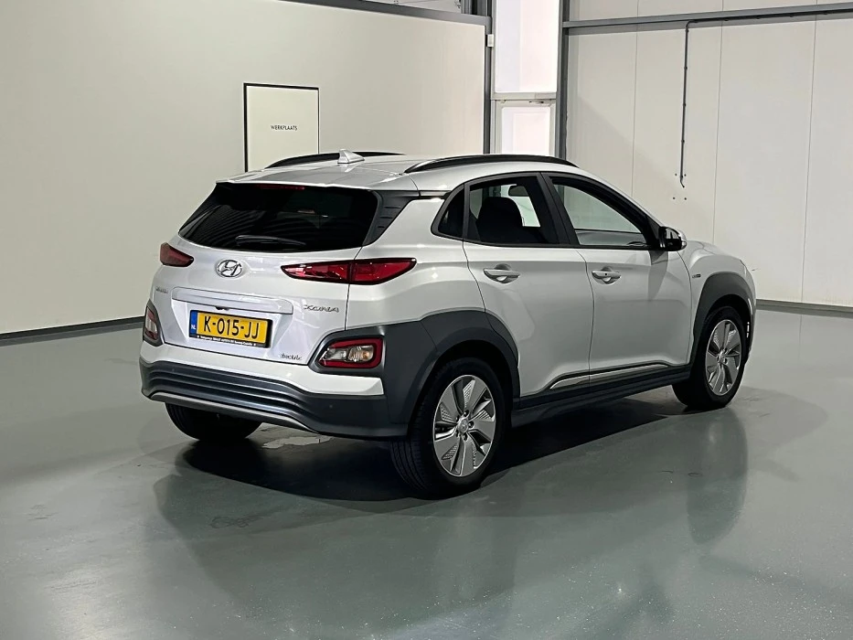 Hyundai Kona EV 64KW/h 204 k.с. SOH-93% ТЕРМО ПОМПА, снимка 3 - Автомобили и джипове - 56303832