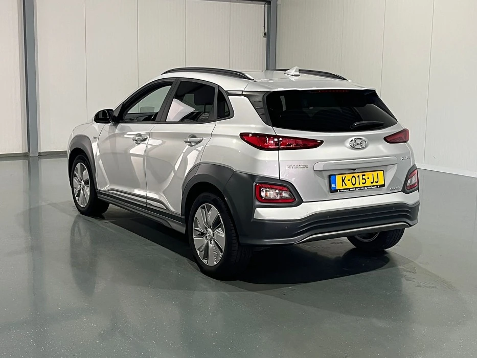 Hyundai Kona EV 64KW/h 204 k.с. SOH-93% ТЕРМО ПОМПА, снимка 4 - Автомобили и джипове - 56303832