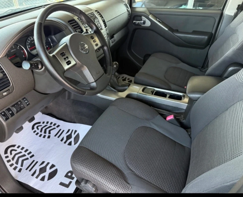 Nissan Pathfinder 2.5 TDI , снимка 7 - Автомобили и джипове - 56466092