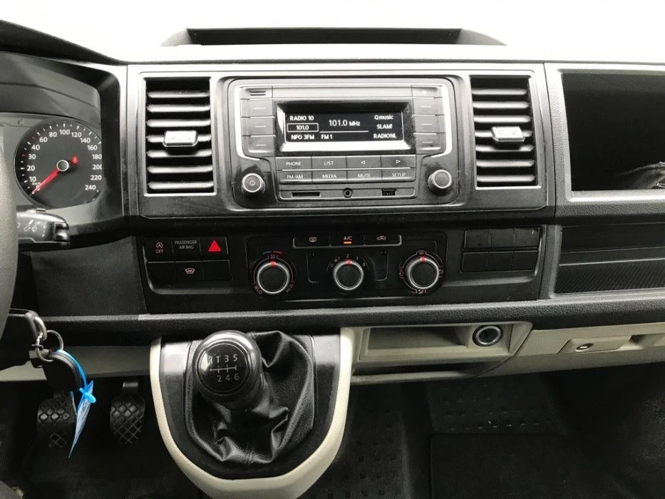 VW Transporter 2.0 TDI L1H1 Comfortline, снимка 11 - Бусове и автобуси - 55229178