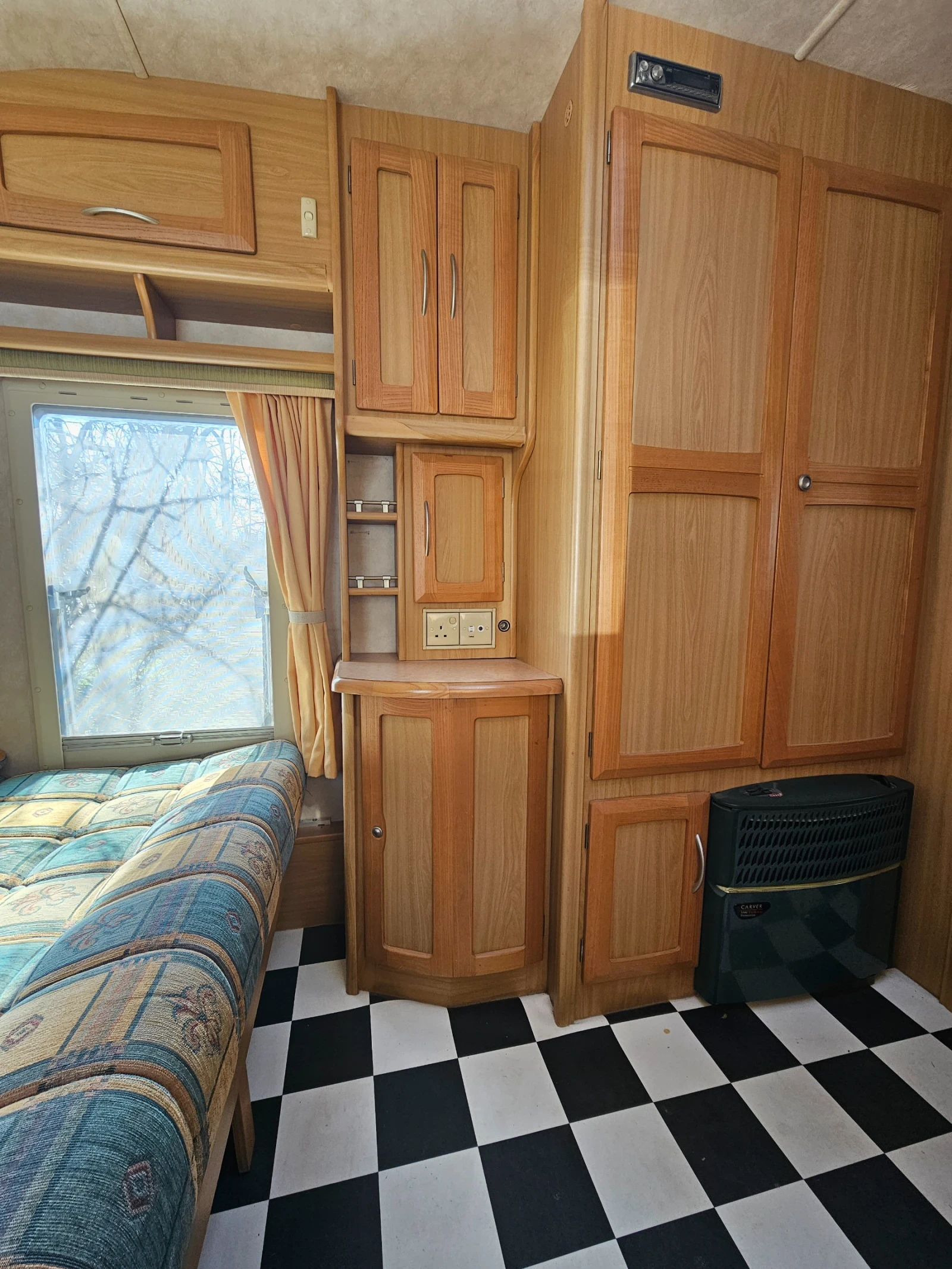 Каравана Eldis Mistral мувър/форселт, снимка 6 - Каравани и кемпери - 53483891