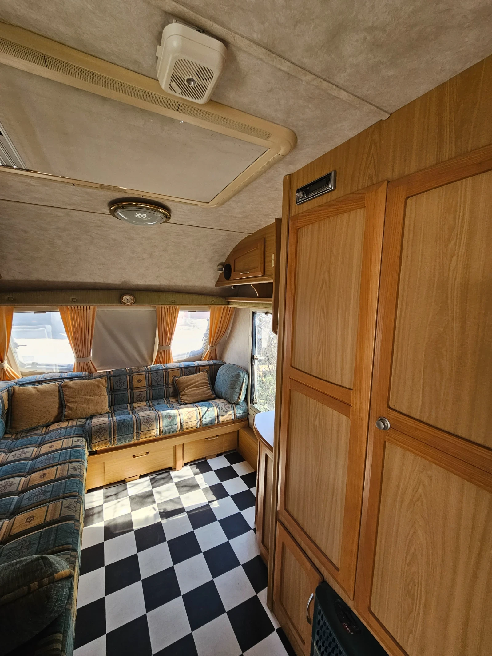 Каравана Eldis Mistral мувър/форселт, снимка 12 - Каравани и кемпери - 53483891