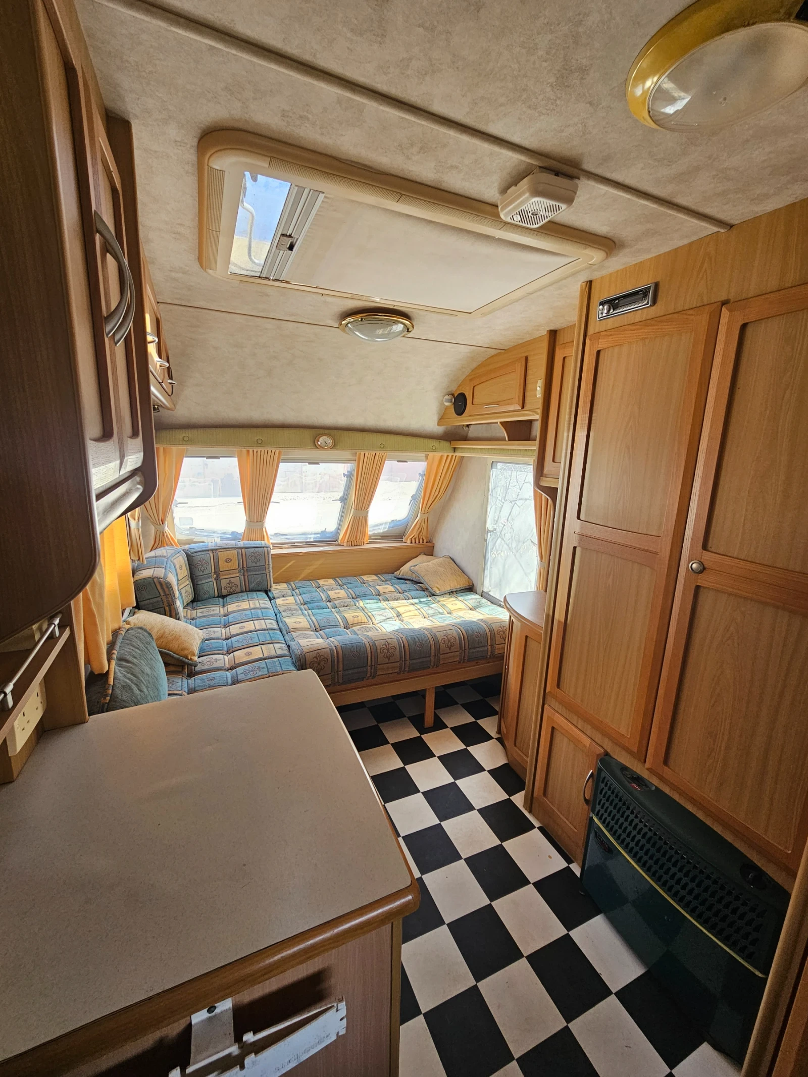 Каравана Eldis Mistral мувър/форселт, снимка 8 - Каравани и кемпери - 53483891