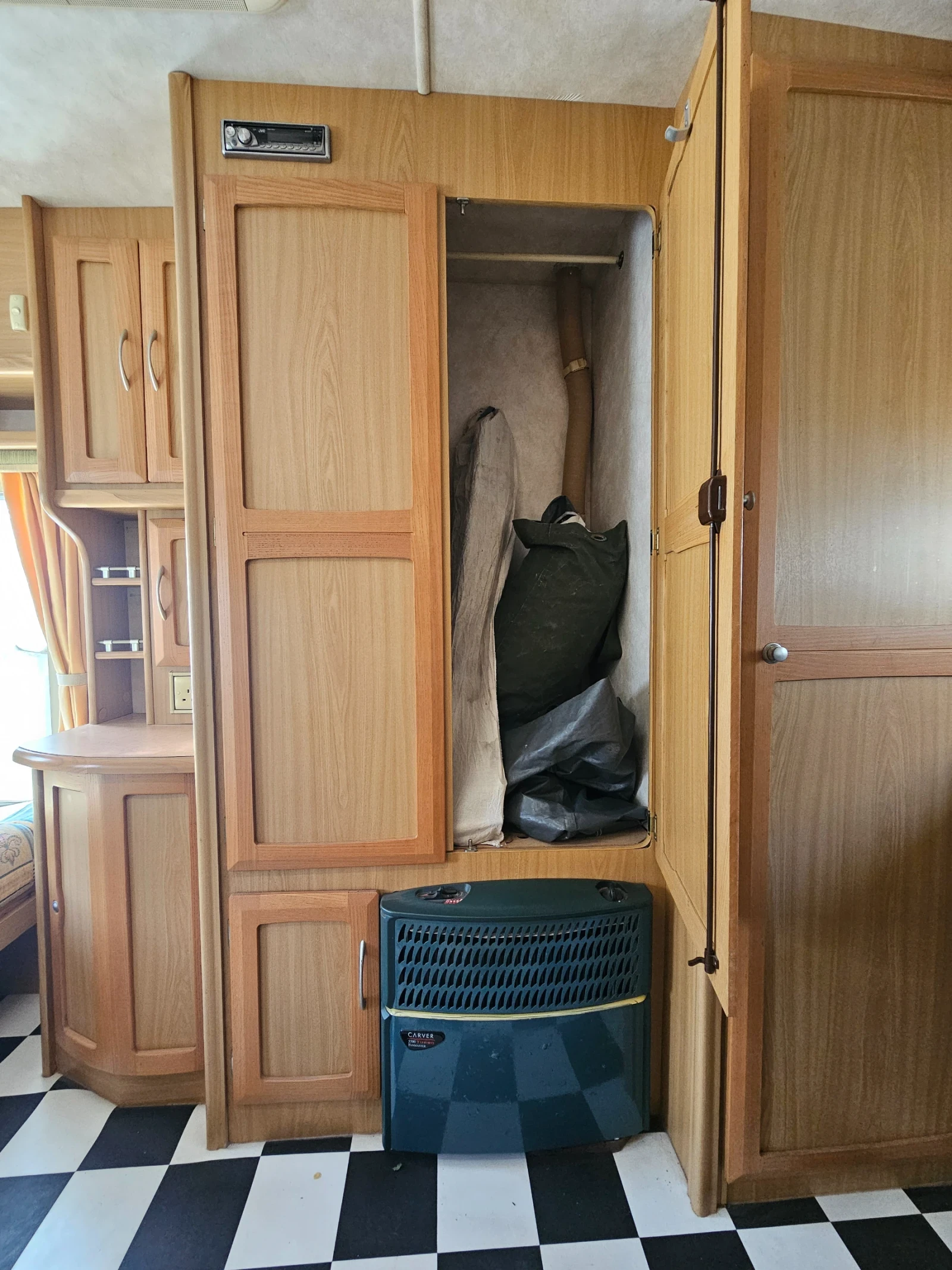 Каравана Eldis Mistral мувър/форселт, снимка 10 - Каравани и кемпери - 53483891