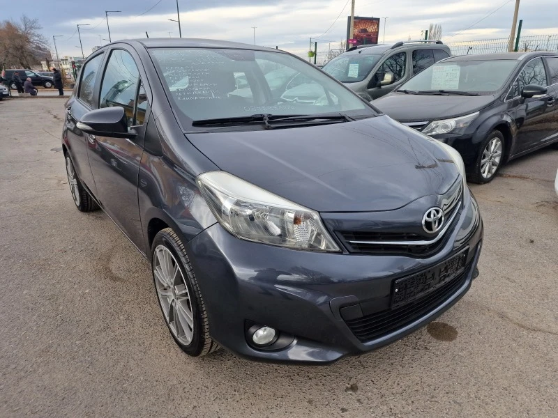 Toyota Yaris 1.33VVT-I Club Life лети джанти камера телефон Blu, снимка 1 - Автомобили и джипове - 44243072