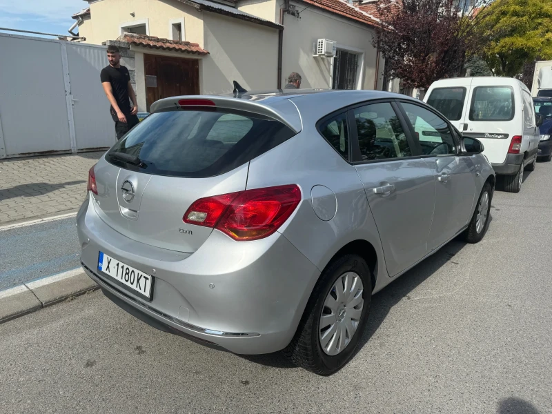 Opel Astra, снимка 2 - Автомобили и джипове - 47459393