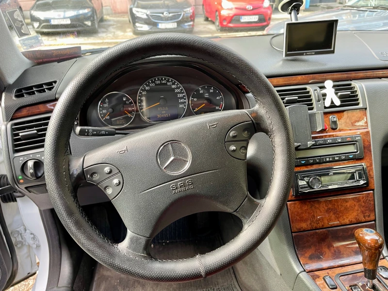 Mercedes-Benz E 270, снимка 9 - Автомобили и джипове - 48826031