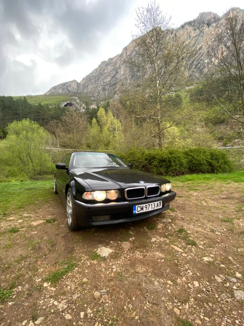 BMW 750, снимка 4 - Автомобили и джипове - 51802990