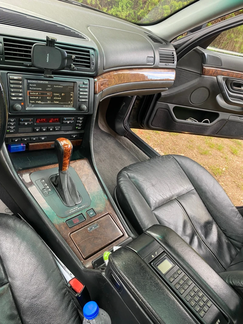 BMW 750, снимка 10 - Автомобили и джипове - 51802990