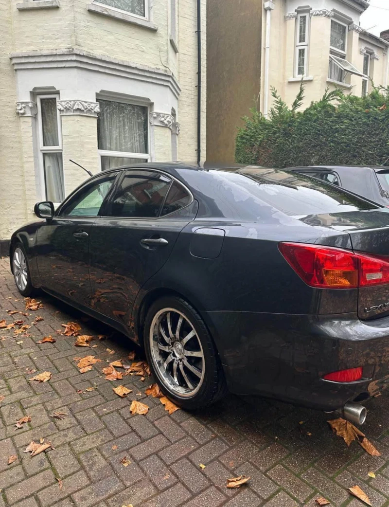 Lexus IS 220d, снимка 2 - Автомобили и джипове - 50087525