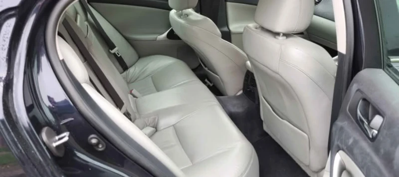 Lexus IS 220d, снимка 5 - Автомобили и джипове - 50087525
