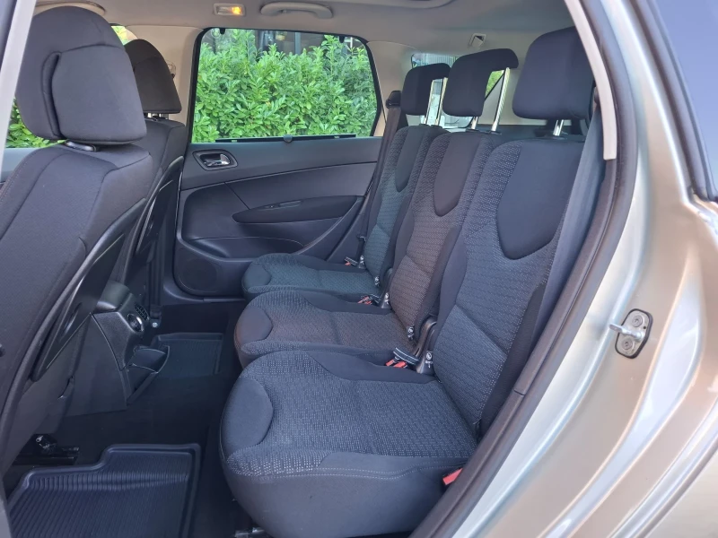 Peugeot 308 SW 1.6HDI-109к.с.ПАНОРАМА* 6ск.* 6+ 1* КЛИМАТРОНИК, снимка 10 - Автомобили и джипове - 51853060
