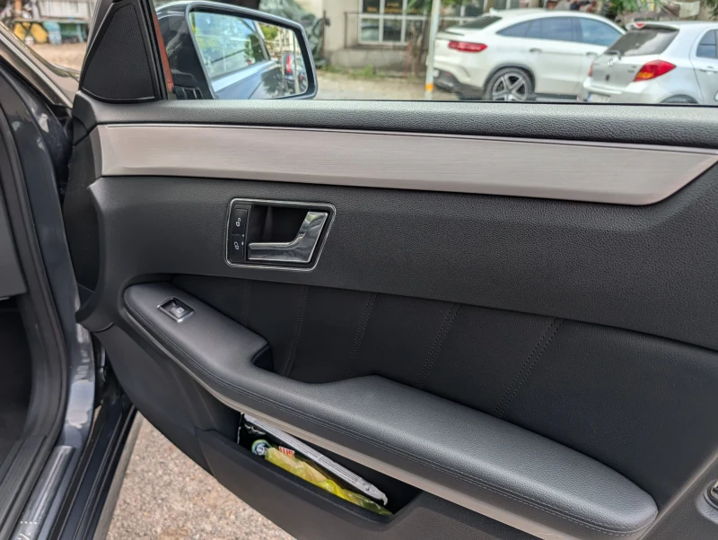 Mercedes-Benz E 350, снимка 17 - Автомобили и джипове - 52260128