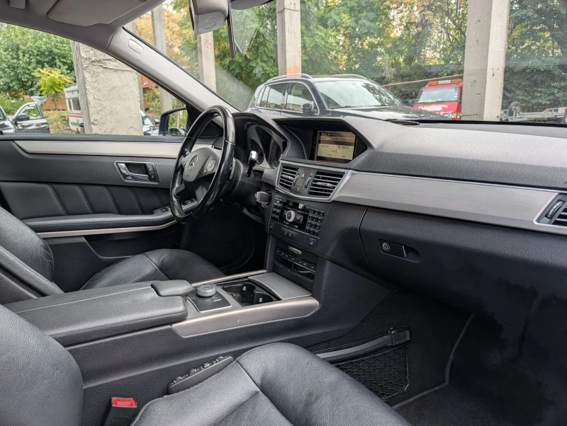Mercedes-Benz E 350, снимка 14 - Автомобили и джипове - 52260128