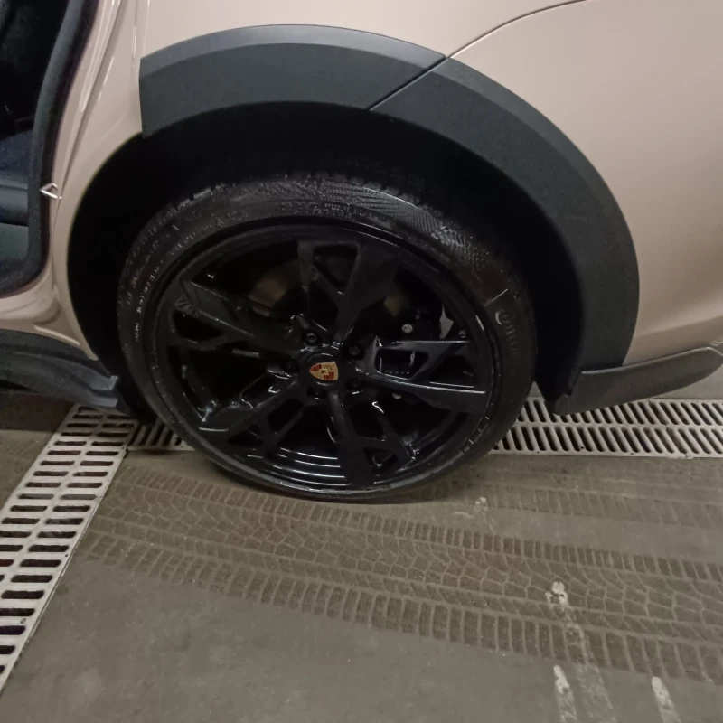 Porsche Taycan 4 S, снимка 15 - Автомобили и джипове - 52367243