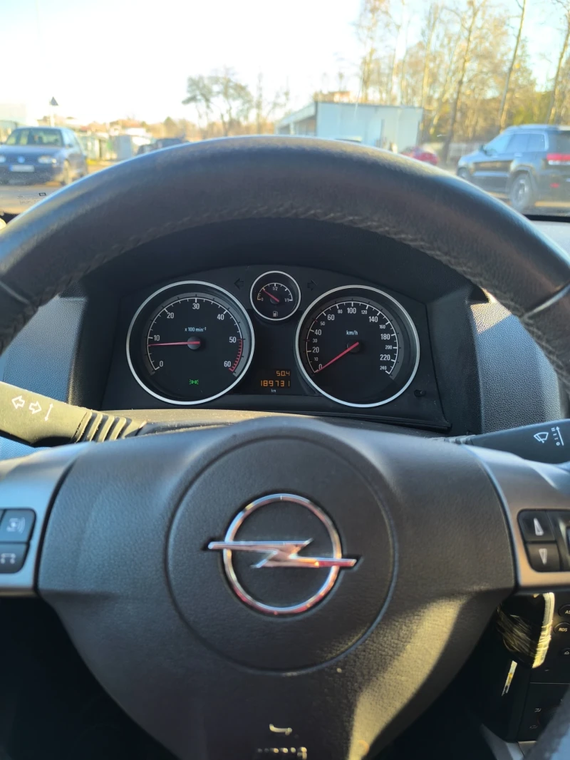 Opel Astra 1.9 cdti, снимка 15 - Автомобили и джипове - 52787753