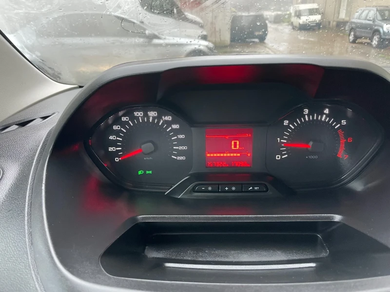 Peugeot Partner 1.6hdi, снимка 12 - Автомобили и джипове - 52892580