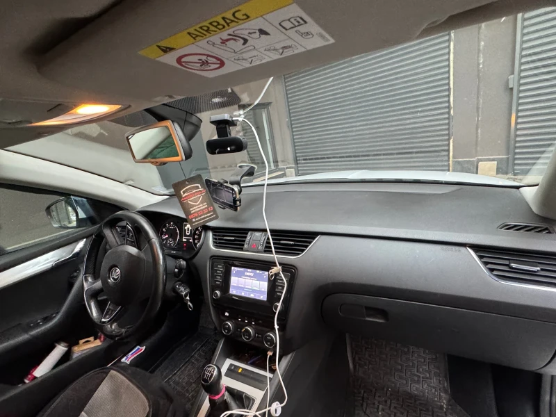 Skoda Octavia комби, снимка 5 - Автомобили и джипове - 52913886