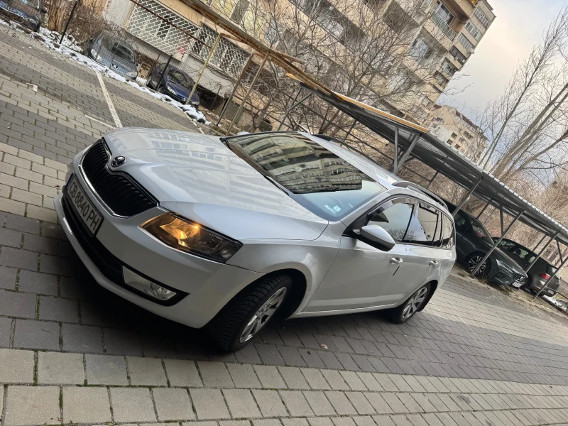 Skoda Octavia комби, снимка 12 - Автомобили и джипове - 52913886