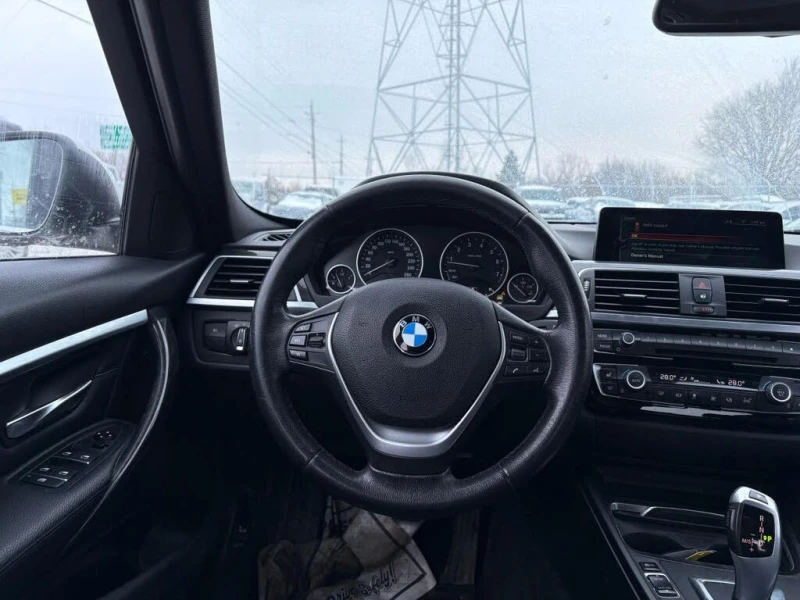 BMW 330 xDrive* Sedan* AWD* АвтоКредит* (ЦЕНА ДО БГ), снимка 10 - Автомобили и джипове - 53190853