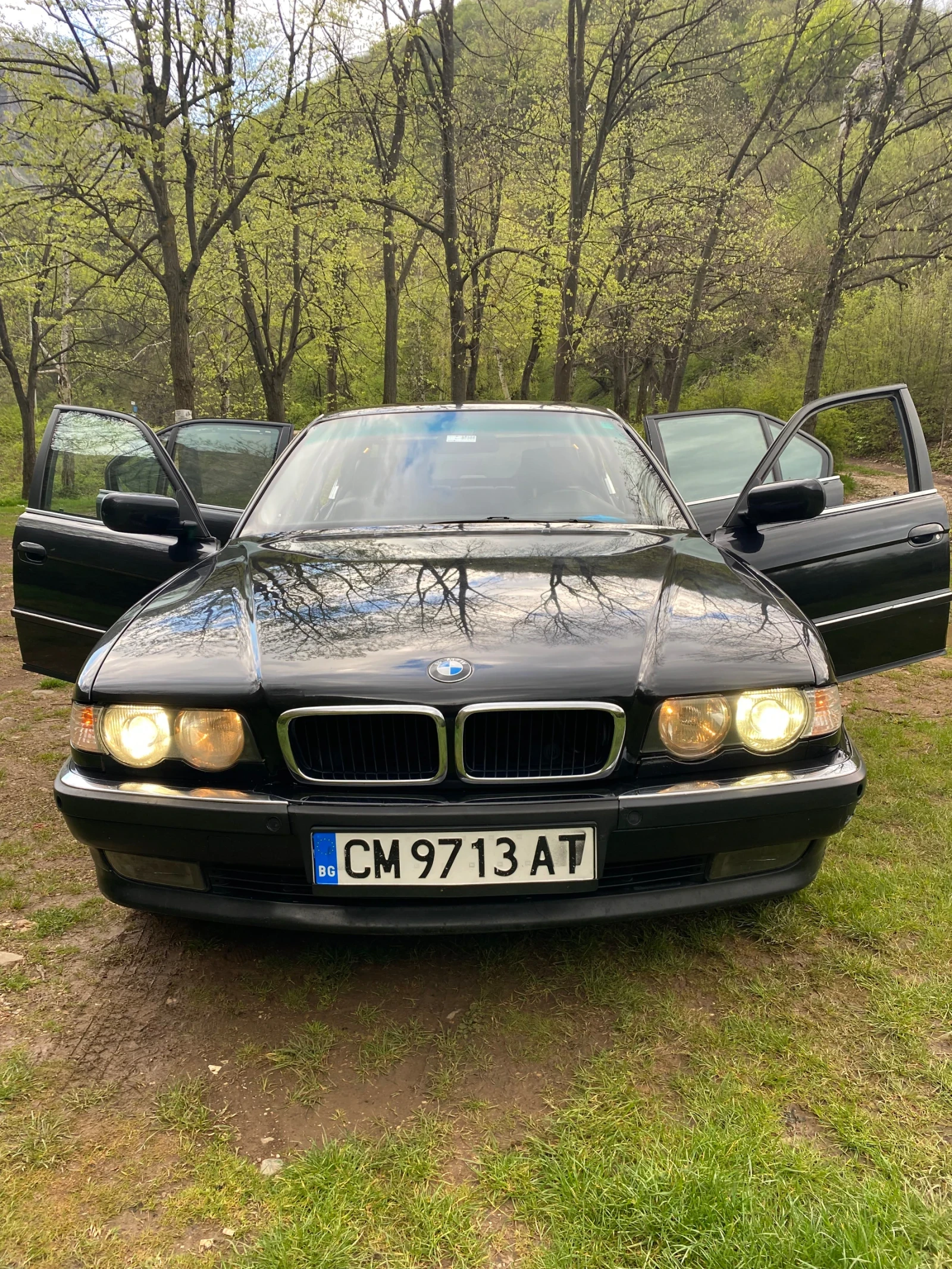 BMW 750, снимка 1