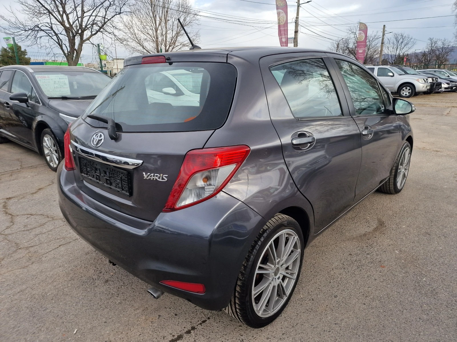 Toyota Yaris 1.33VVT-I Club Life лети джанти камера телефон Blu - изображение 7