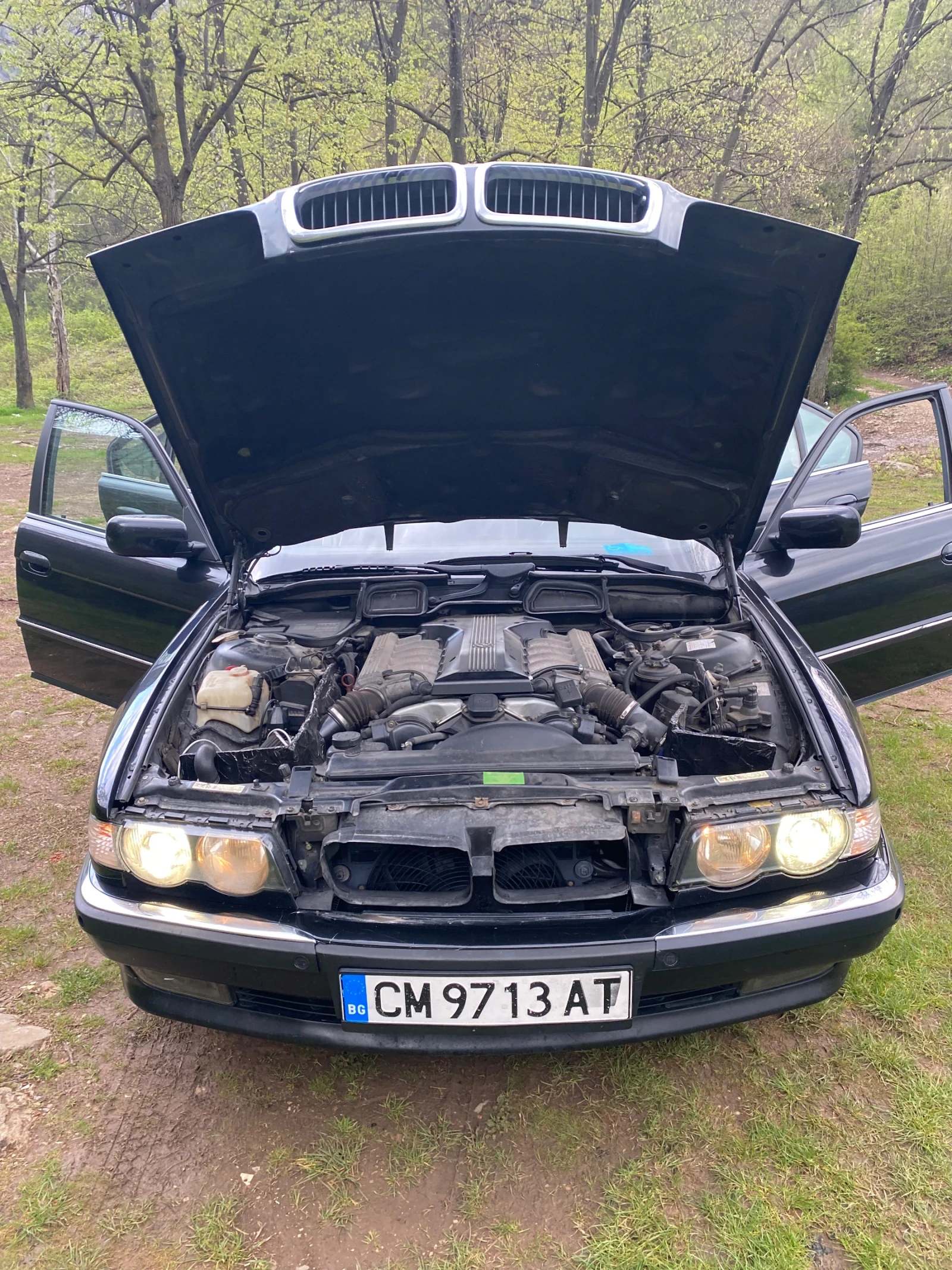 BMW 750  - изображение 6