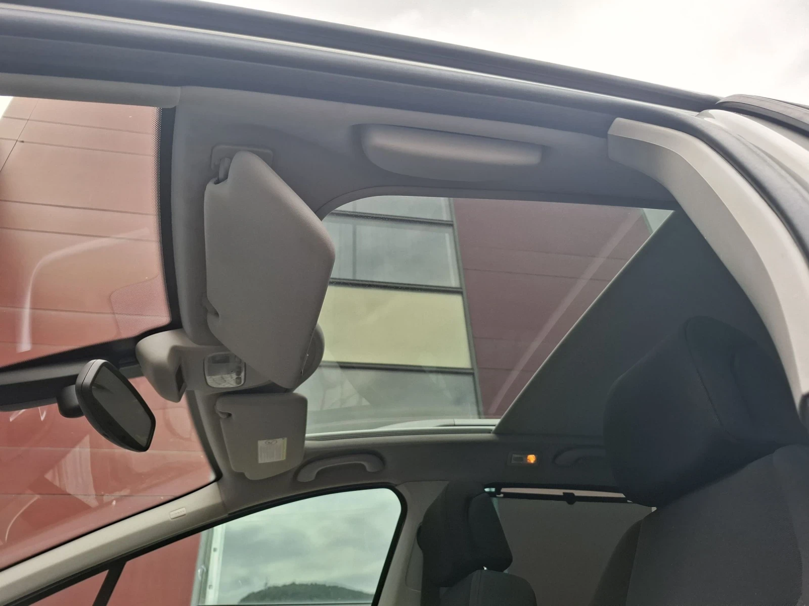 Peugeot 308 SW 1.6HDI-109к.с.ПАНОРАМА* 6ск.* 6+ 1* КЛИМАТРОНИК | Mobile.bg — изображение 15