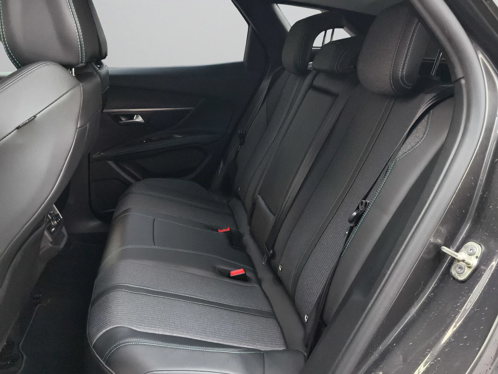 Peugeot 3008 ALLURE 1.6 Plug-in HYBRID 2WD 225 // 2112R09 | Mobile.bg � ����������� 12