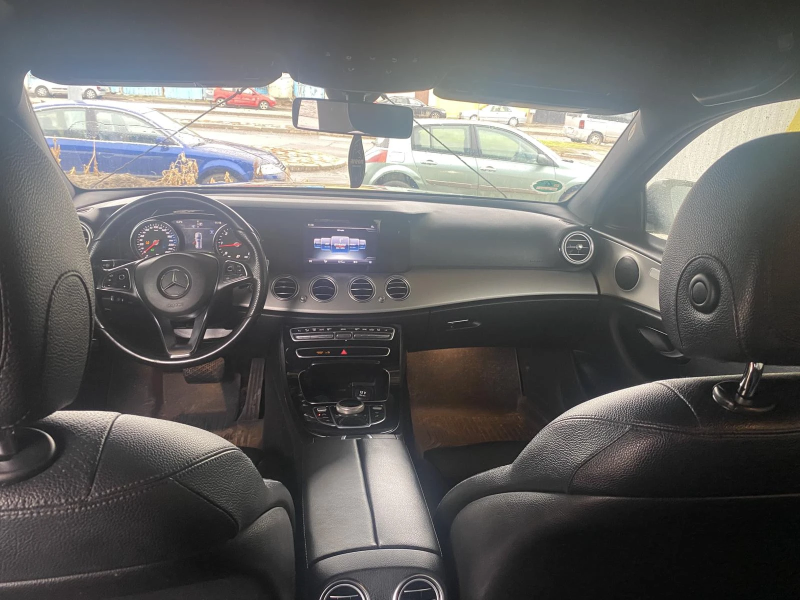 Mercedes-Benz E 200  - изображение 6