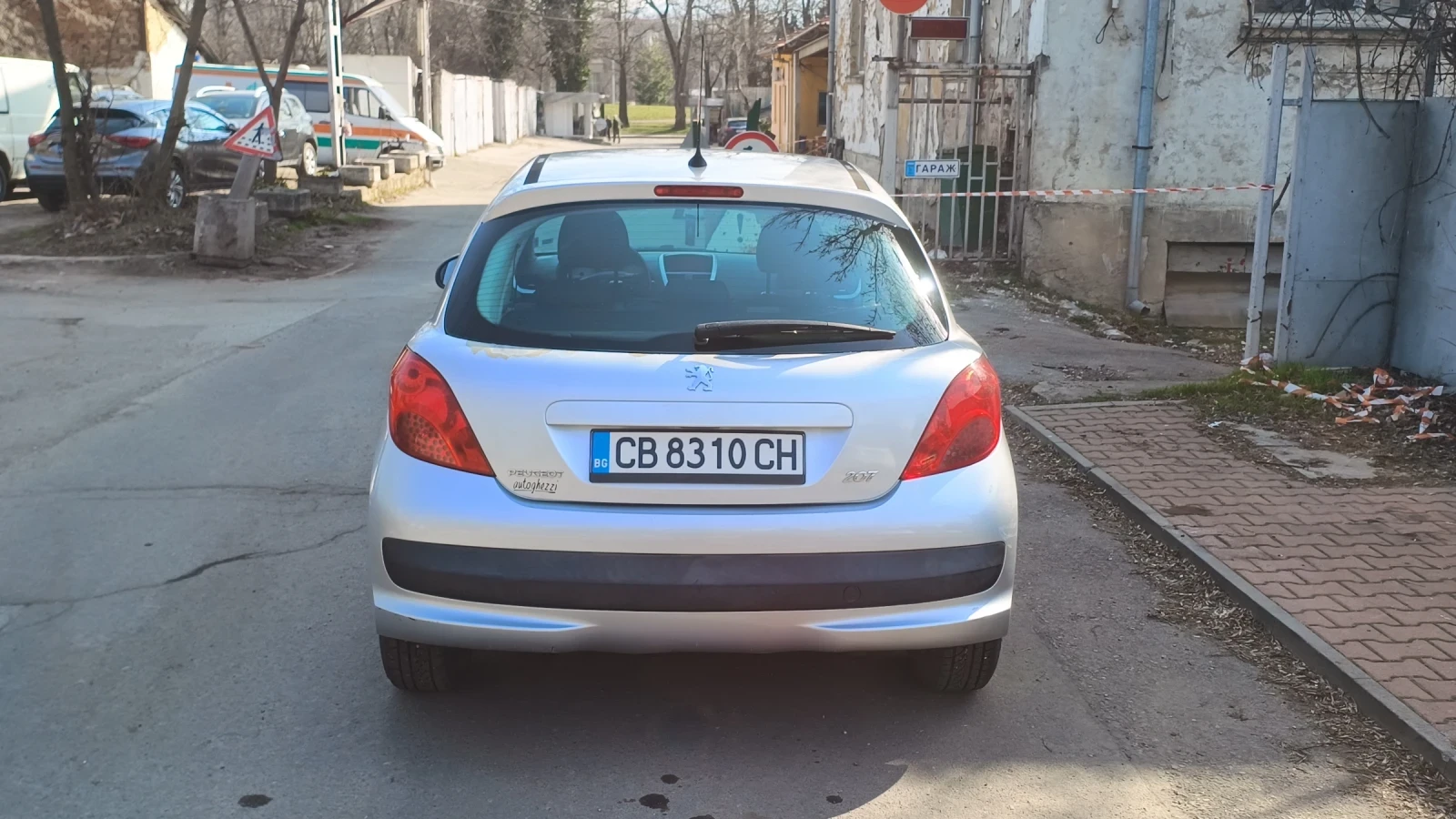 Peugeot 207 1, 4 бензин, снимка 4 - Автомобили и джипове - 54159888