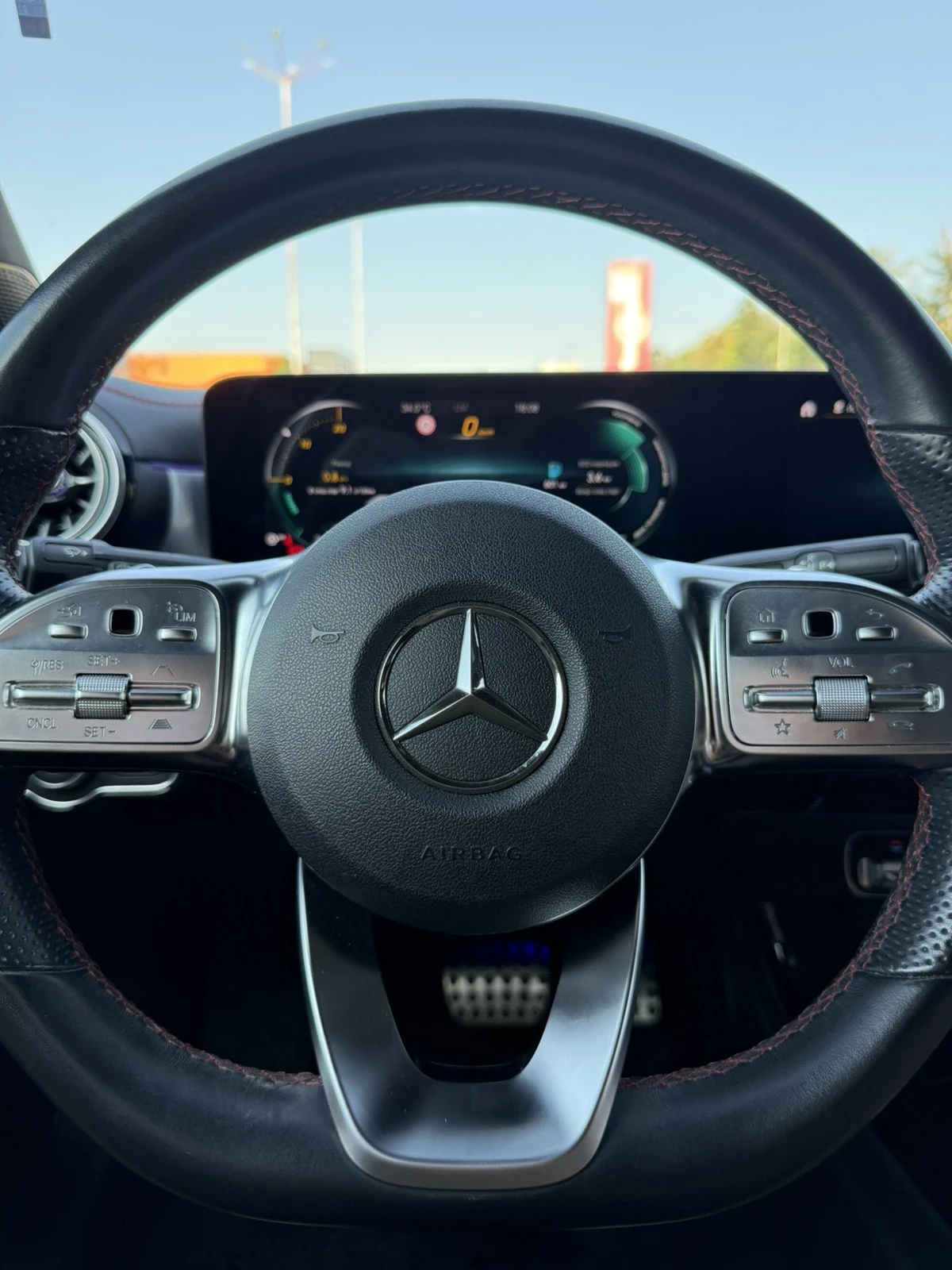 Mercedes-Benz CLA 200, снимка 12 - Автомобили и джипове - 55492672