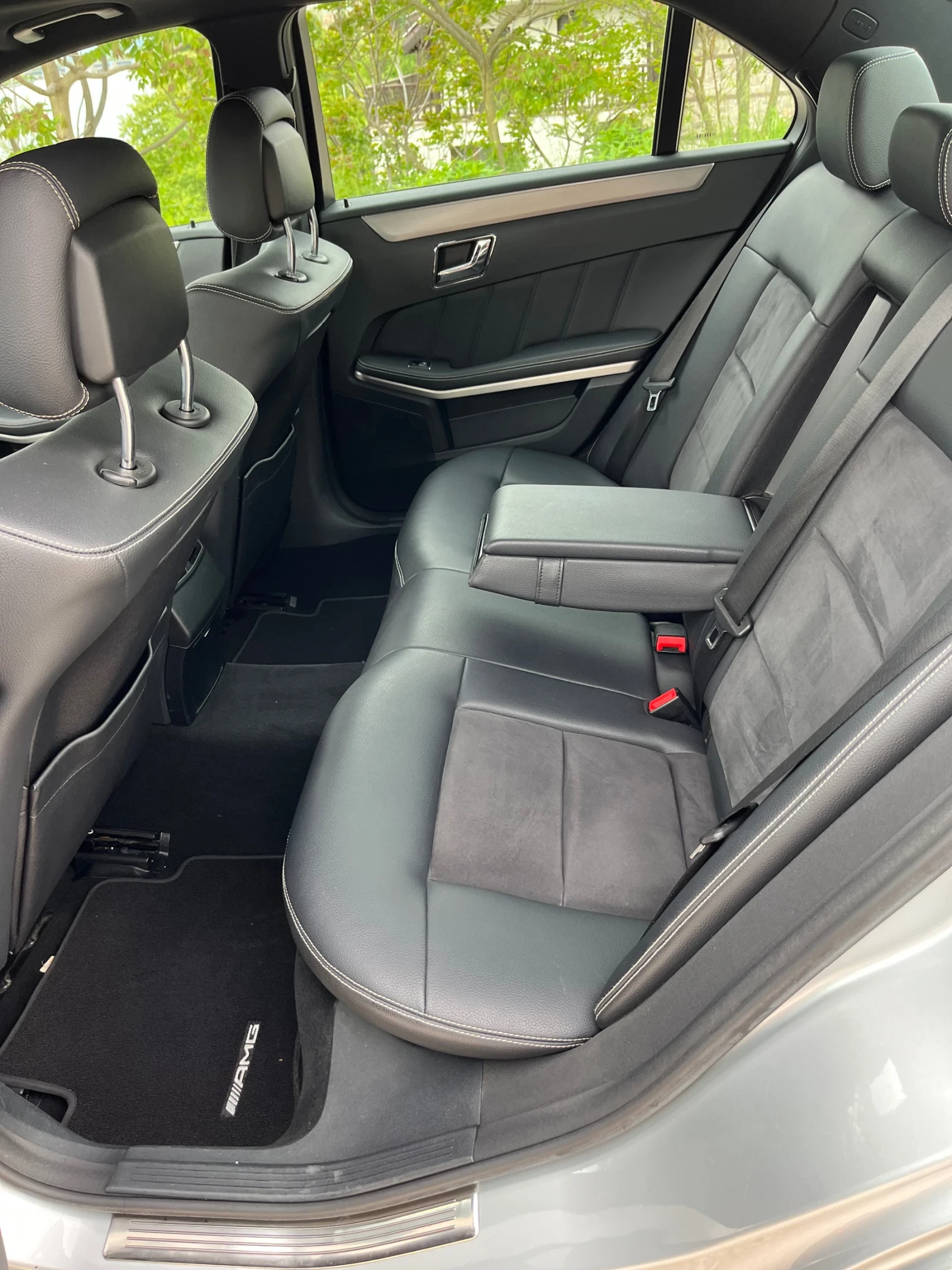 Mercedes-Benz E 350 E 350 CDI AMG, снимка 11 - Автомобили и джипове - 54940263