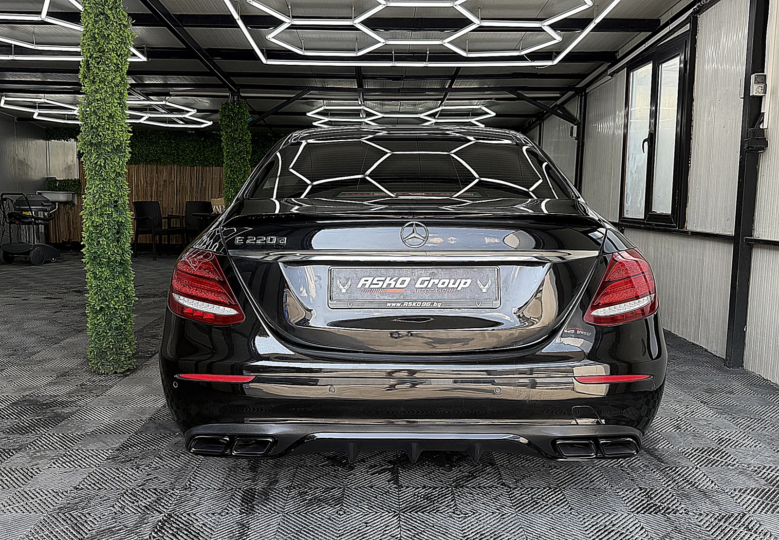 Mercedes-Benz E 220 AMG-line/KeylessGo/9-gt/СОБСТВЕН ЛИЗИНГ, снимка 5 - Автомобили и джипове - 55023602