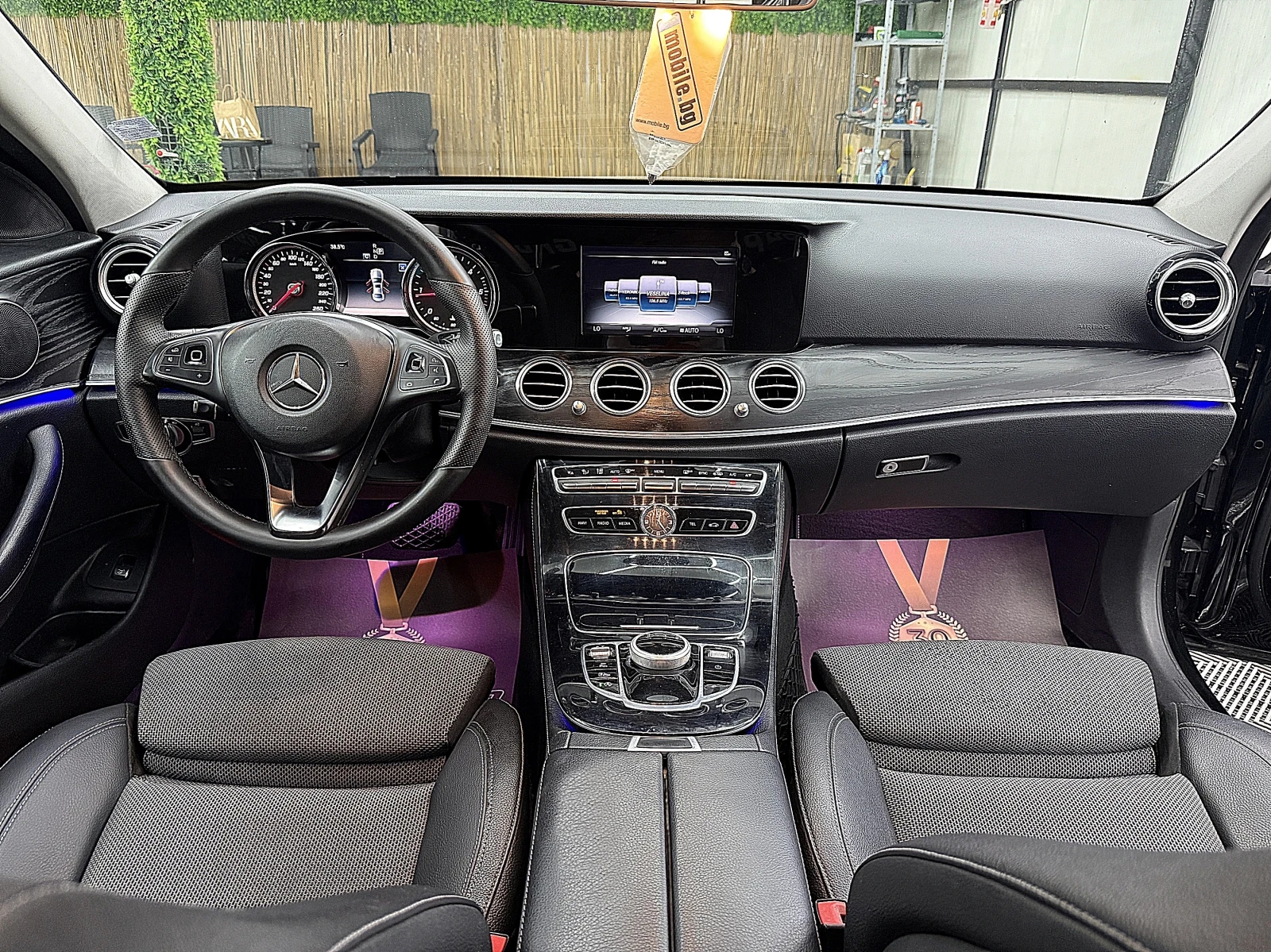 Mercedes-Benz E 220 AMG-line/KeylessGo/9-gt/СОБСТВЕН ЛИЗИНГ, снимка 15 - Автомобили и джипове - 55023602