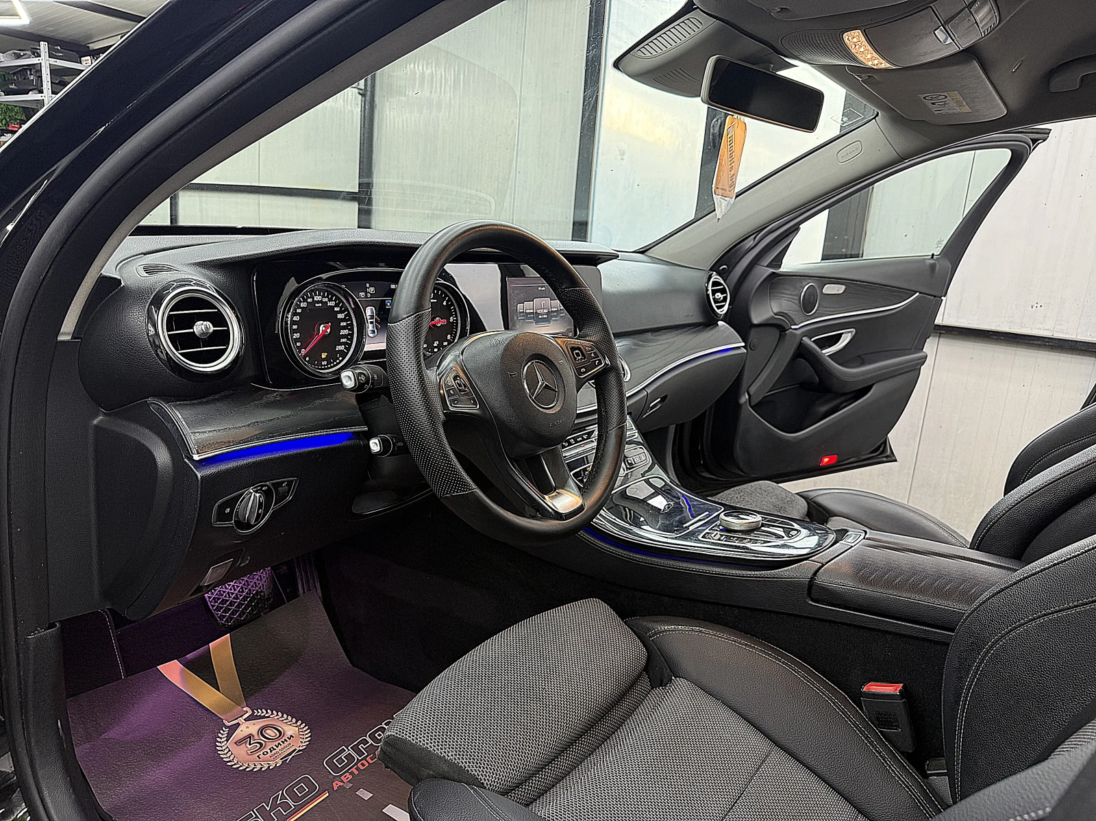 Mercedes-Benz E 220 AMG-line/KeylessGo/9-gt/СОБСТВЕН ЛИЗИНГ, снимка 12 - Автомобили и джипове - 55023602